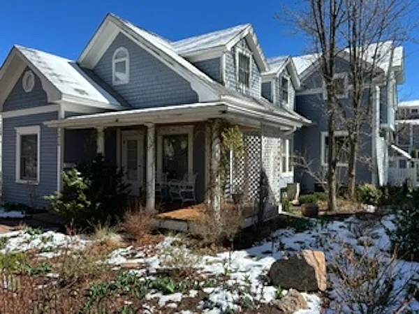 4 bed, 4.5 bath, 4100 sqft, $8,000 — Photo 2