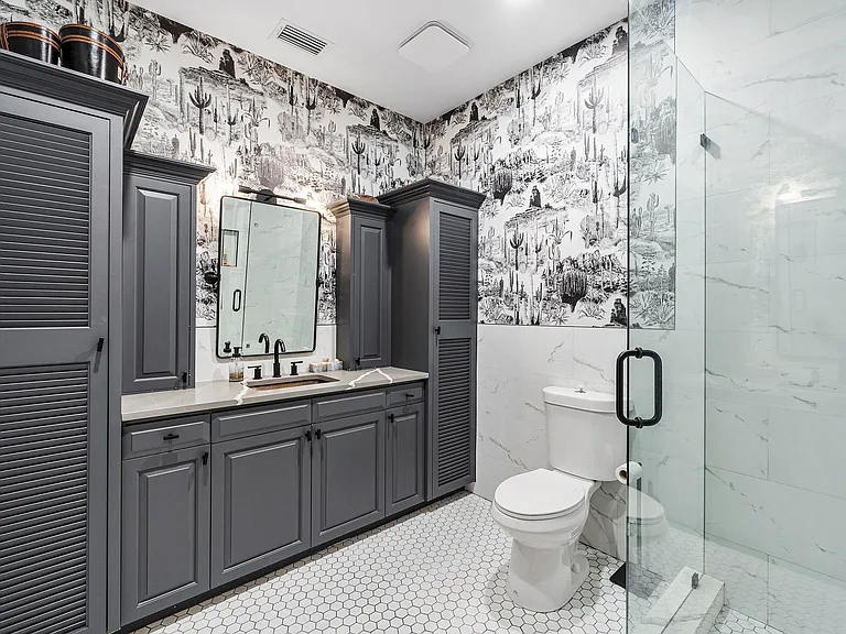 477 NE Spanish Ct — Photo 36