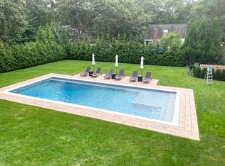 15 Cedar Ridge Dr, East Hampton, NY 11937