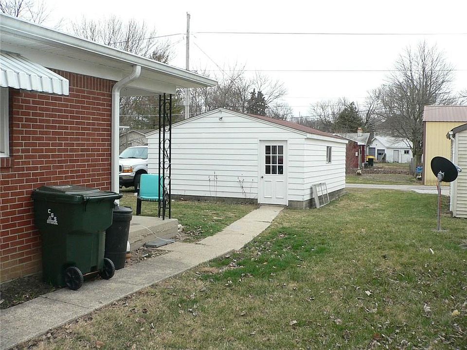 2nd image of 330 E Michigan St