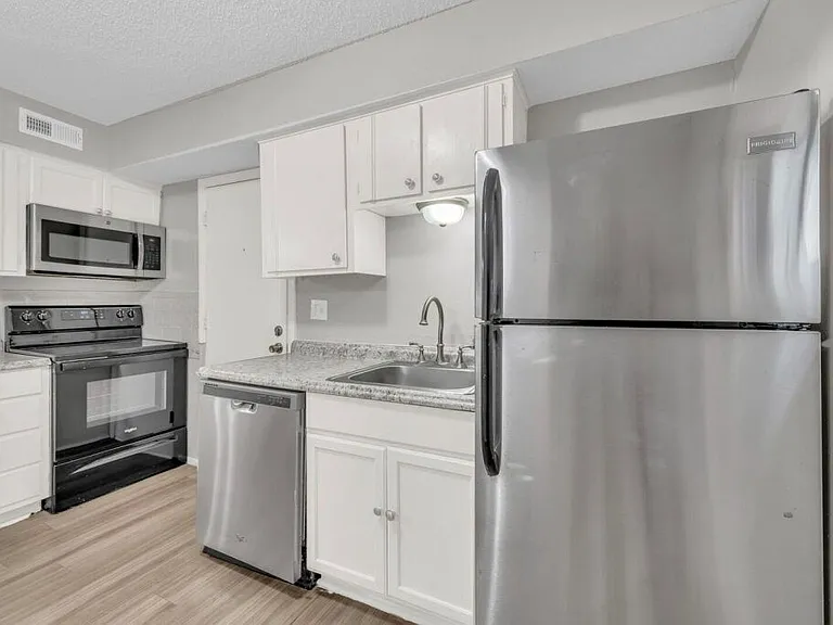 3700-3710 Warwick Blvd — Photo 44