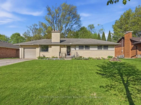 590 Oakridge Dr, London, ON N6H 3G2