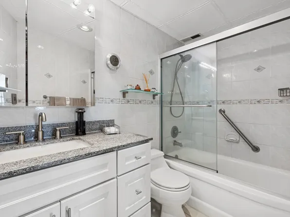 162-40 9th Avenue image 9 of 25