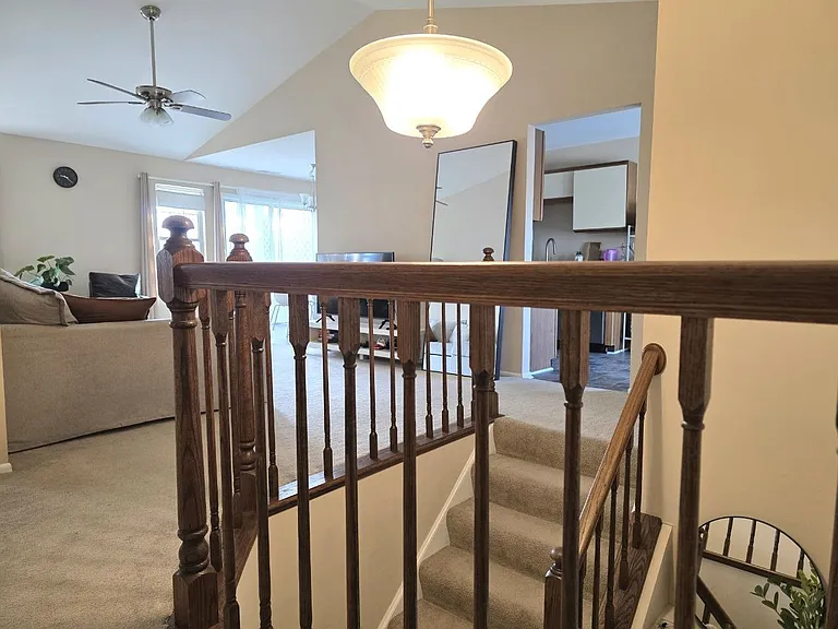 1914 Quaker Hollow Ln — Photo 5