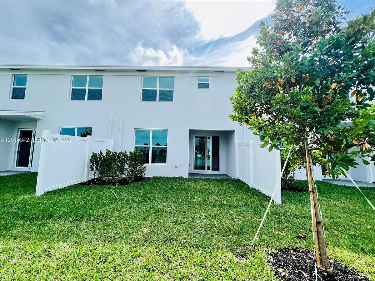 Building Photo - 6909 Harbours Edge Ave #6909