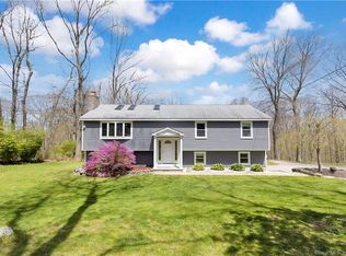 50 Wahconah Dr, Bozrah, CT 06334