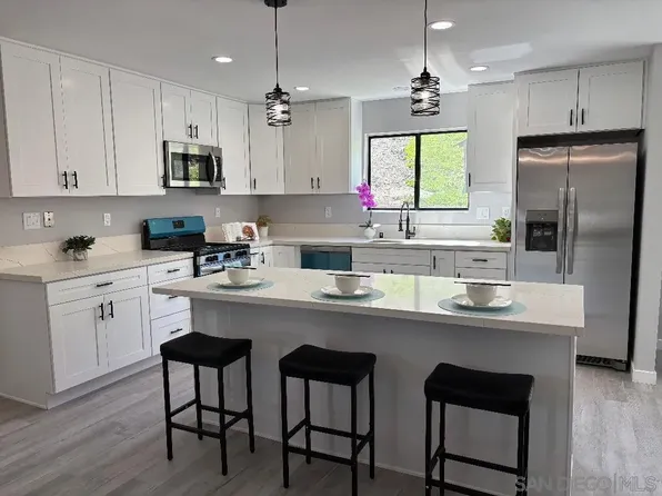 9211 Todos Santos Dr, Santee, CA 92071