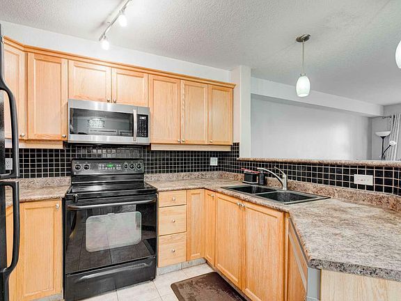 4th image of 2371 Eversyde Ave SW #2321