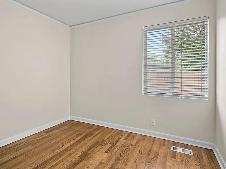 9520 SW Cypress St — Photo 18