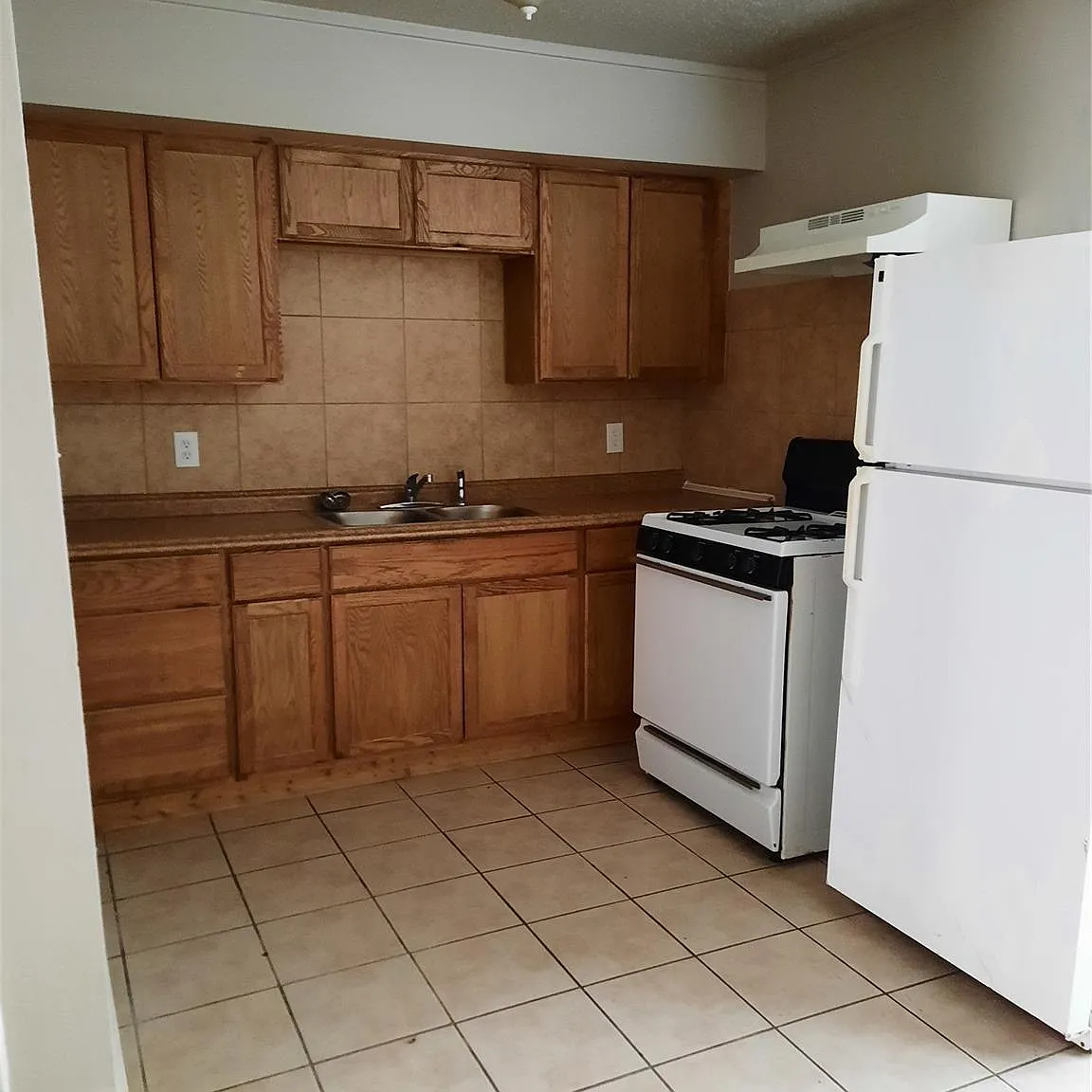 2 bed, 840 sqft, $995 — Photo 1