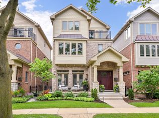 424 W Seminary Ave, Wheaton, IL 60187