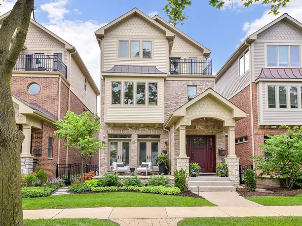 424 W Seminary Ave, Wheaton, IL 60187