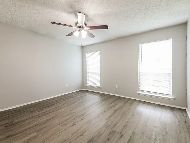 12805 Dove Field Ln — Photo 10