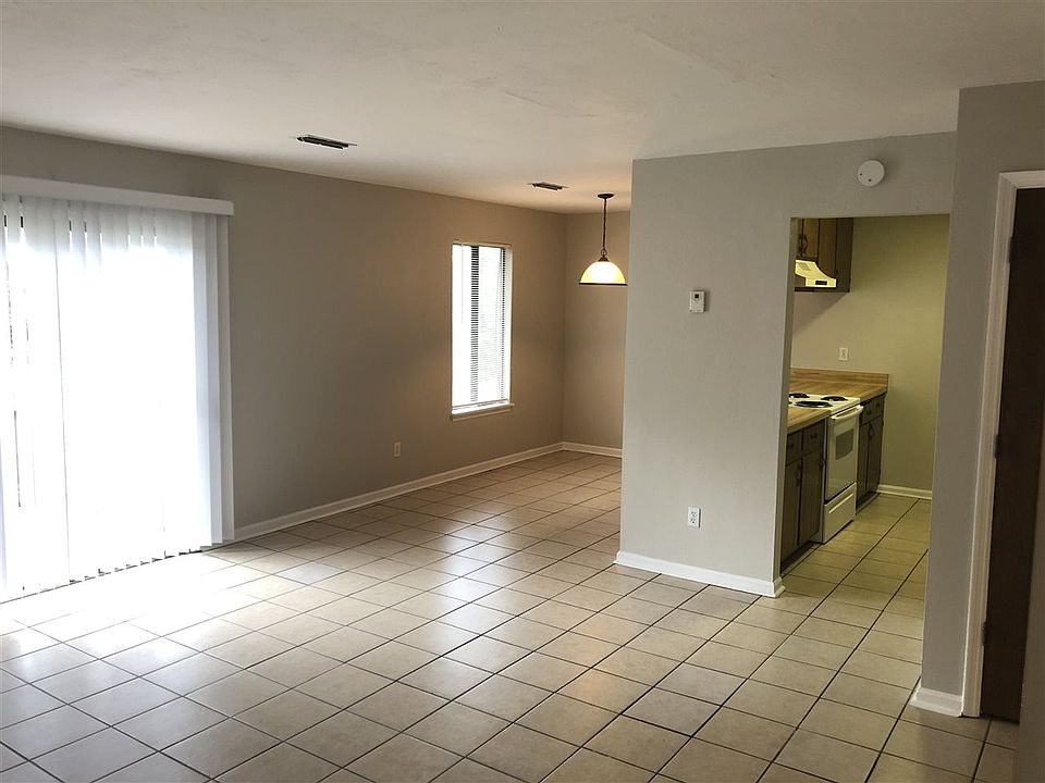 1st image of 3017 Oak Hammock Ct