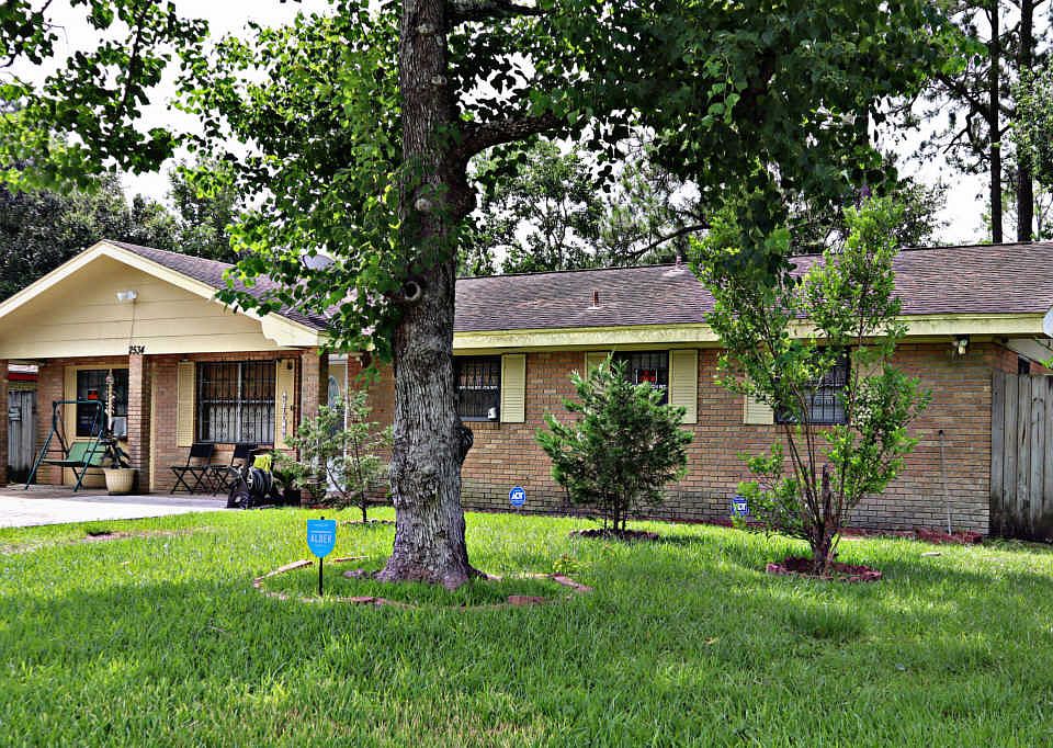 1st image of 2534 W David Dr