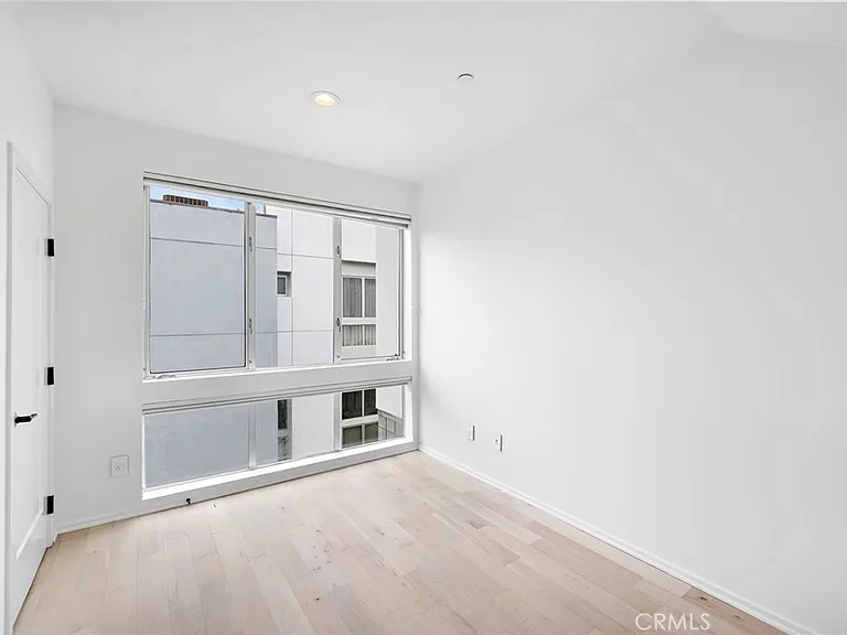 4151 Redwood Ave #106 — Photo 21