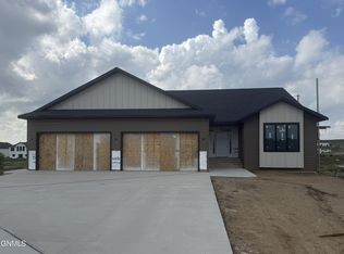 4216 Ruminant Cir, Bismarck, ND 58503