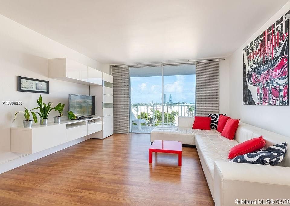 1st image of 6900 Bay Dr APT 5E