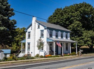 6 Main St, Yorkana, PA 17406