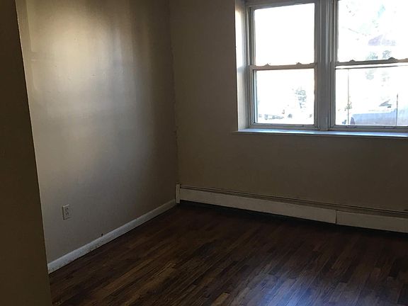 4th image of 500 Walnut St