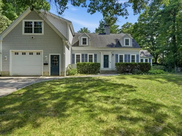 94 High St, Hingham, MA 02043