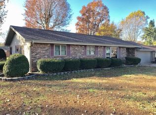 810 Carlton St, Mountain Grove, MO 65711