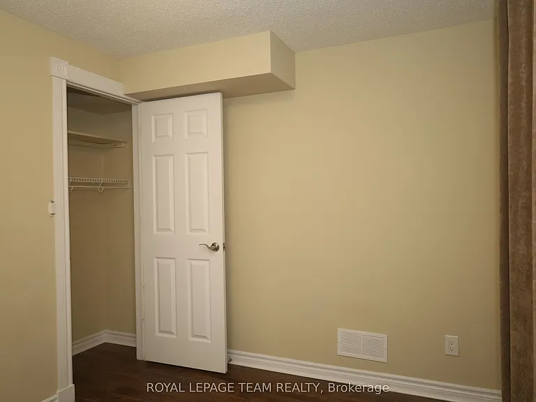2194 Niagara Dr S — Photo 32