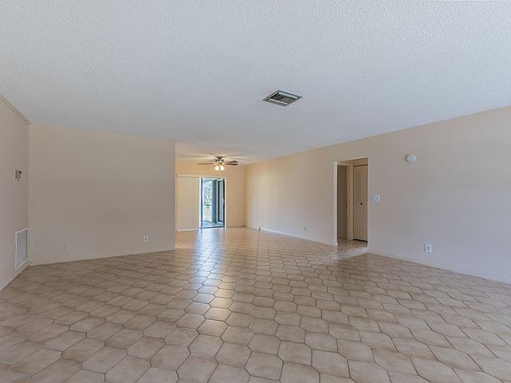3rd image of 14834 Woodlodge Ln