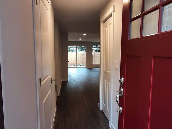 2nd image of 1518 31st St SE #2