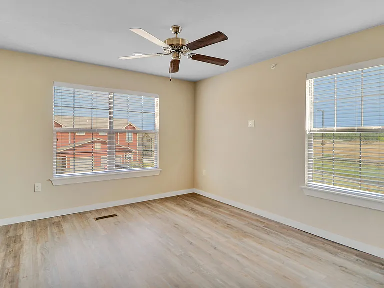 The Reserve at Chaffee Crossing Apartment Homes & Townhomes — Photo 14