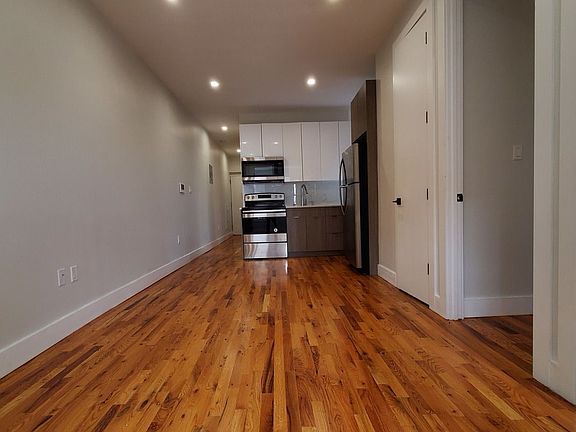 3rd image of 1671 Lincoln Pl #2A
