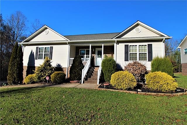 1st image of 107 Elk Creek Dr