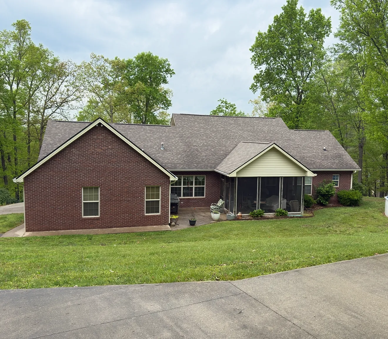3 bed, 2500 sqft, $2,850 — Photo 3