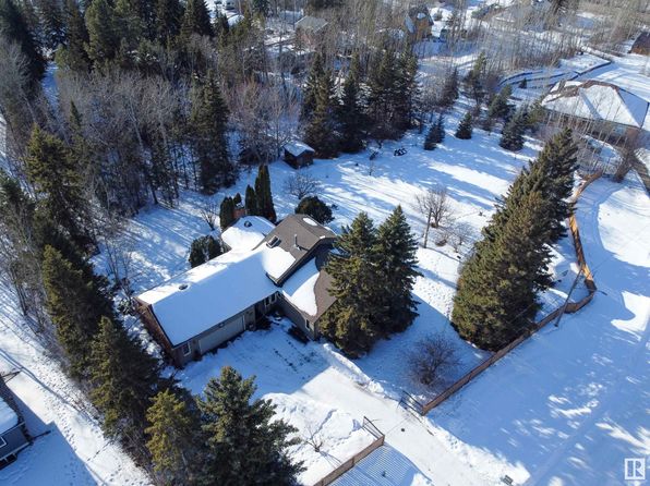 5622 & 5623 49th St, Yellowhead County, AB T0E 1X0