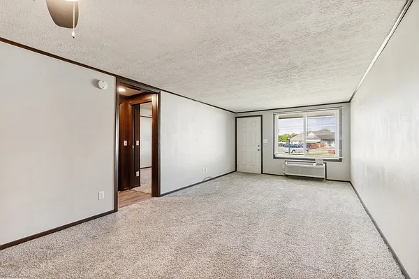 Ellacott Parkway Apartments — Photo 54