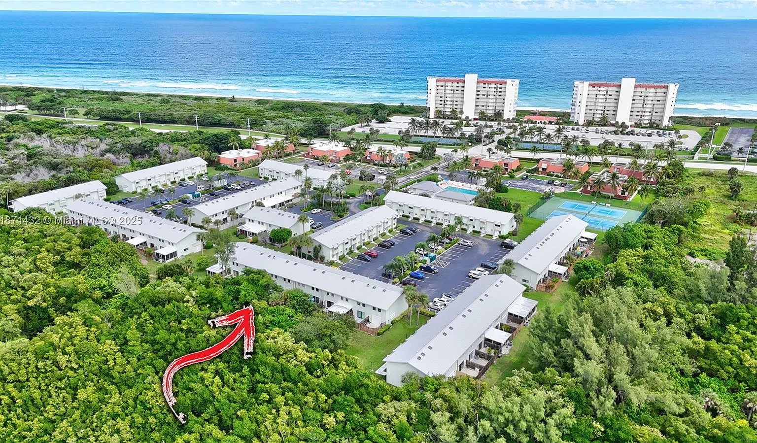 Island Village Phase Ii — Photo 1