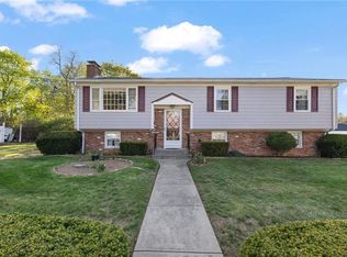 4 Country Dr, Smithfield, RI 02828