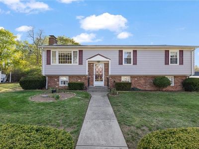 4 Country Dr, Smithfield, RI, 02828