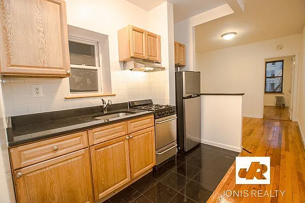 Rented by Jonis Realty | media 6