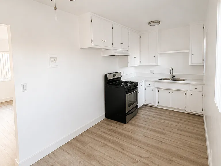 803 Java Ave Inglewood, CA 90301 — Photo 9