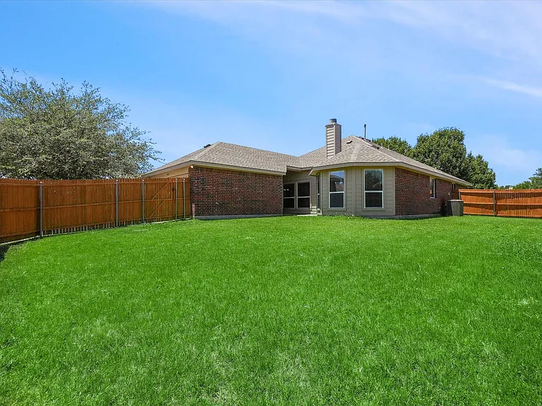 1612 Balboa Ln — Photo 21