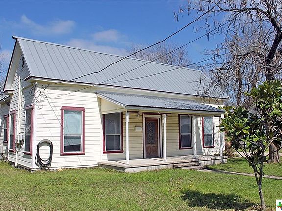 3rd image of 717 Bois Darc St