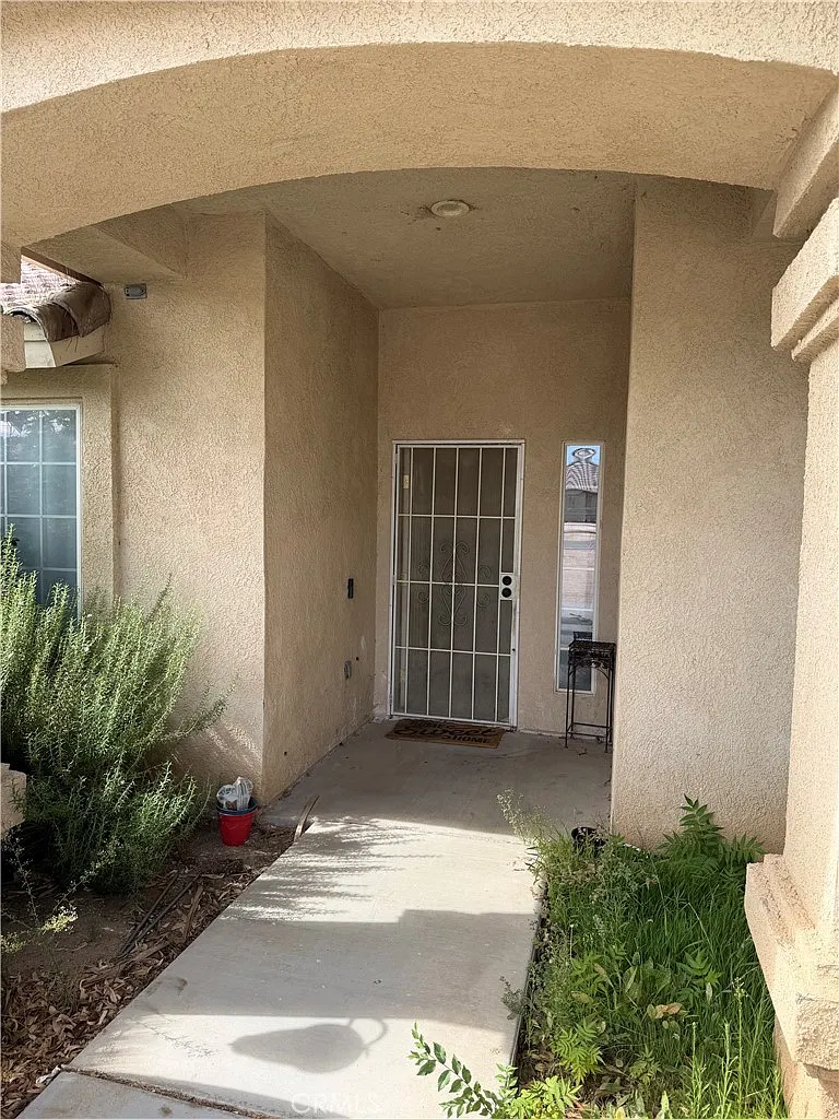 4 bed, 1923 sqft, $3,250 — Photo 4