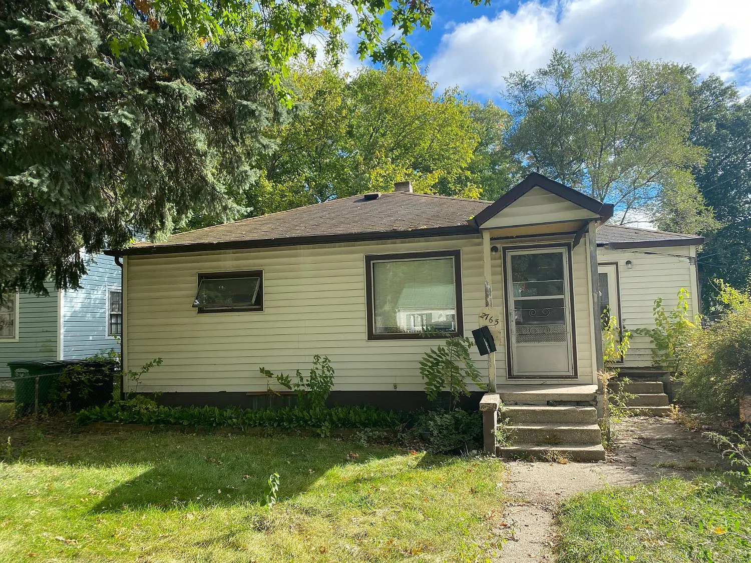 2765 Howard St photo 1