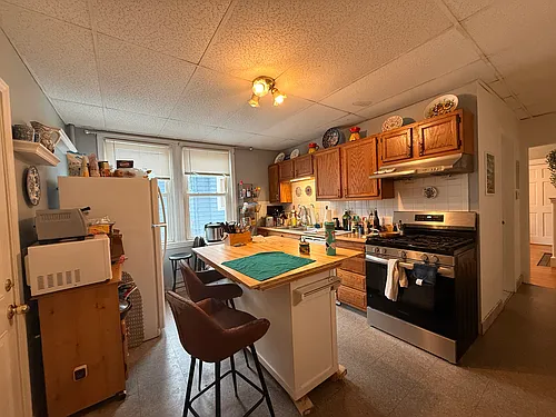 216 Pleasant St #1R Photo 1