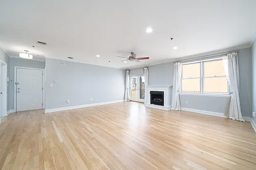 452 2nd St #6 Photo 1