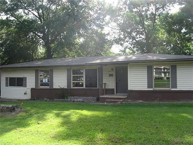 1st image of 130 Russell Dr