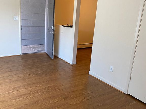 3rd image of 2200 Canyon Blvd APT 4