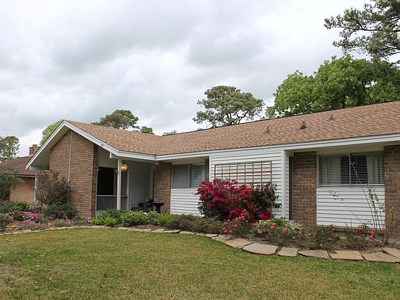Another view of the front while the flowers are in bloom!