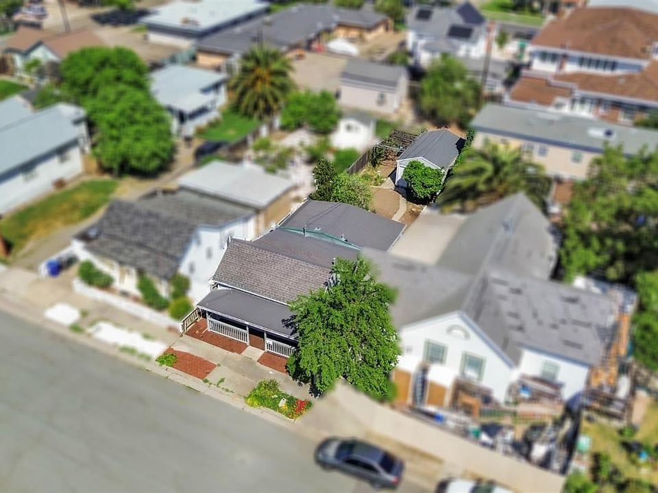 1st image of 514 Montezuma St